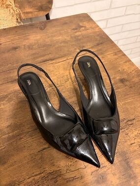 Zara Black Patent Pointed Slingback Pumps with Molded Vamp Detail